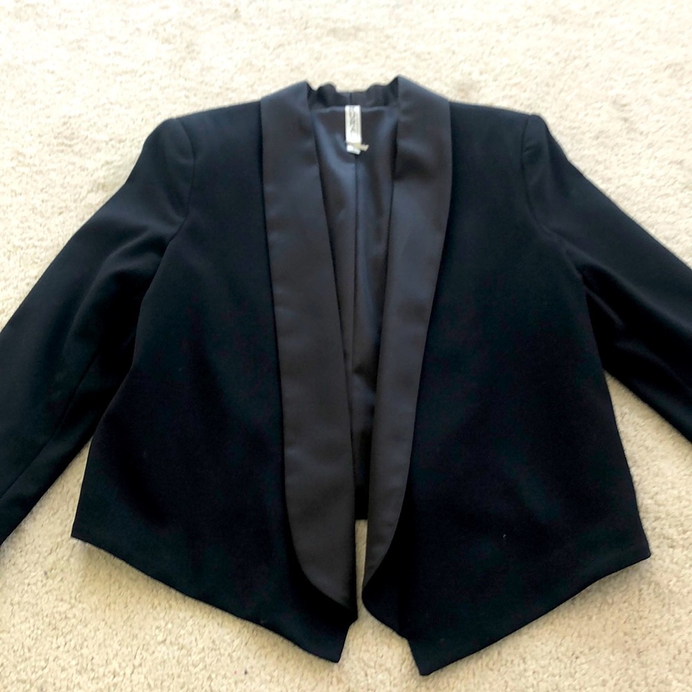 Cropped blazer with satin lapel. Nordstrom